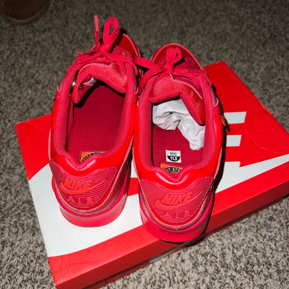 Nike Airmaxs - Picture 3 of 5